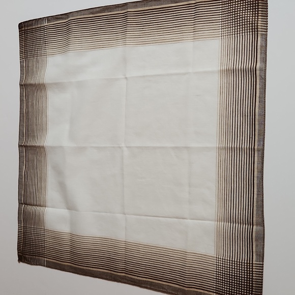 Two vintage men's handkerchiefs/pocket squares - Picture 4 of 5